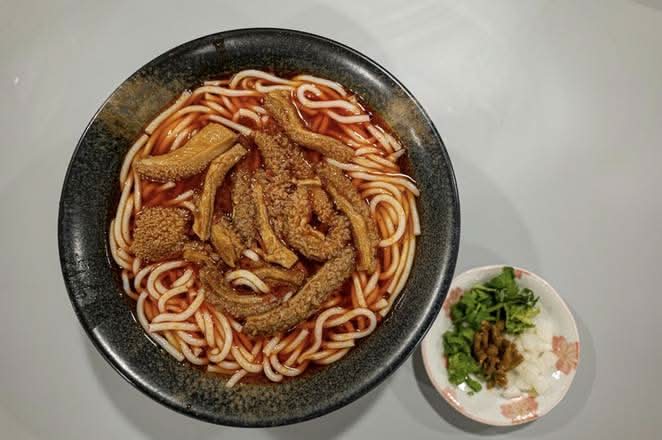 Wuhan Traditional Beef Tripe Soup Noodle/Rice Noodle / 武汉传统红油牛肚汤粉/面